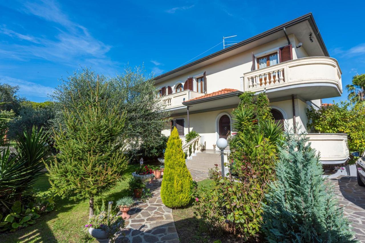 Ferienwohnung Residenza Tirrenia By Mmega Marina di Massa Exterior foto